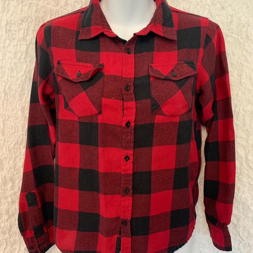 SHOUTHOUSE black and red flannel size m